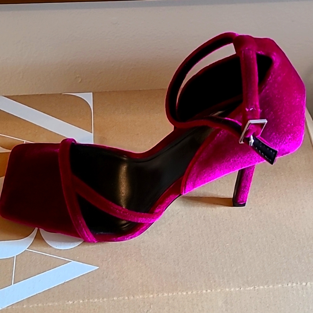 Heeled Velvet Fuchsia Sandles